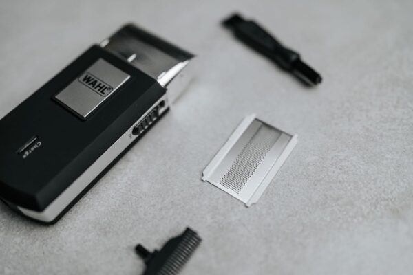 Máquina de Barbear Elétrica Recarregável Compacta Wahl Travel Shaver