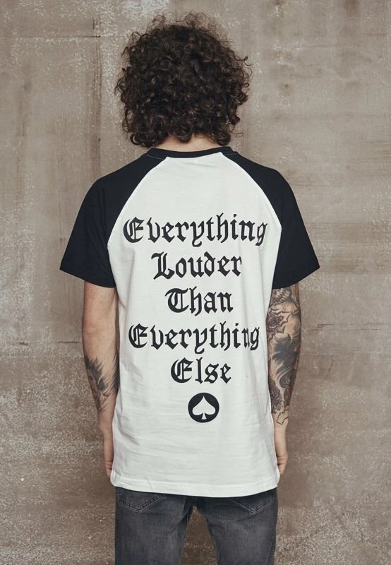 (L) T-Shirt Oficial Motörhead Raglan para Homem - “Everything is Louder with Lemmy” (Branco/Preto)