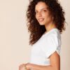 (XL) T-Shirt Regular-Fit Amazon Essentials Decote Redondo Mangas Dobradas Branco Mulher