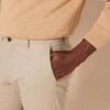 (42W/34L) Calças Chino Clássicas Amazon Essentials Homem Bronzeado