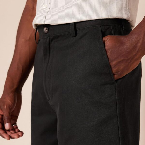(44W) Calções Chino Corte Clássico Amazon Essentials Homem - Preto