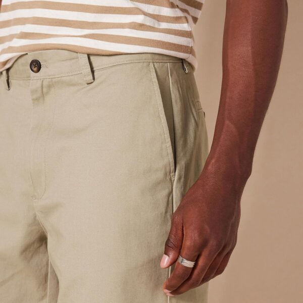 (38W) Calções Chino Amazon Essentials Clássicos Kaki