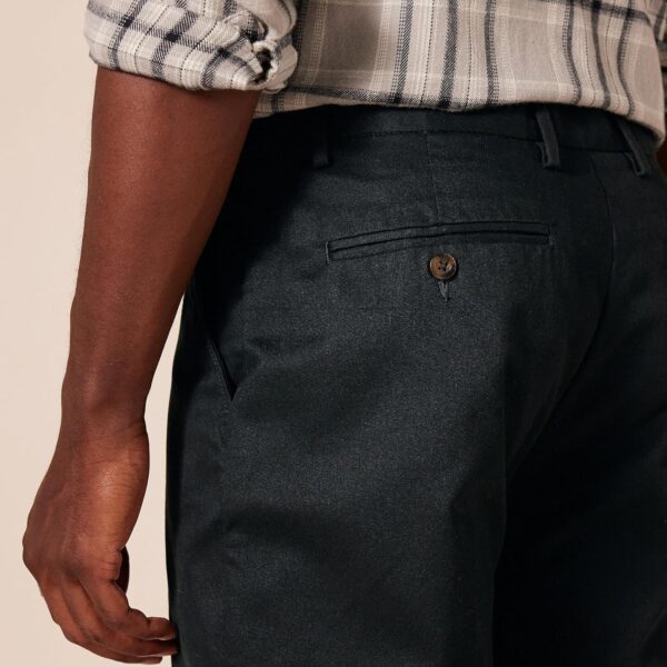 (33W/30L) Calças Chino Classic Fit Amazon Essentials Preto