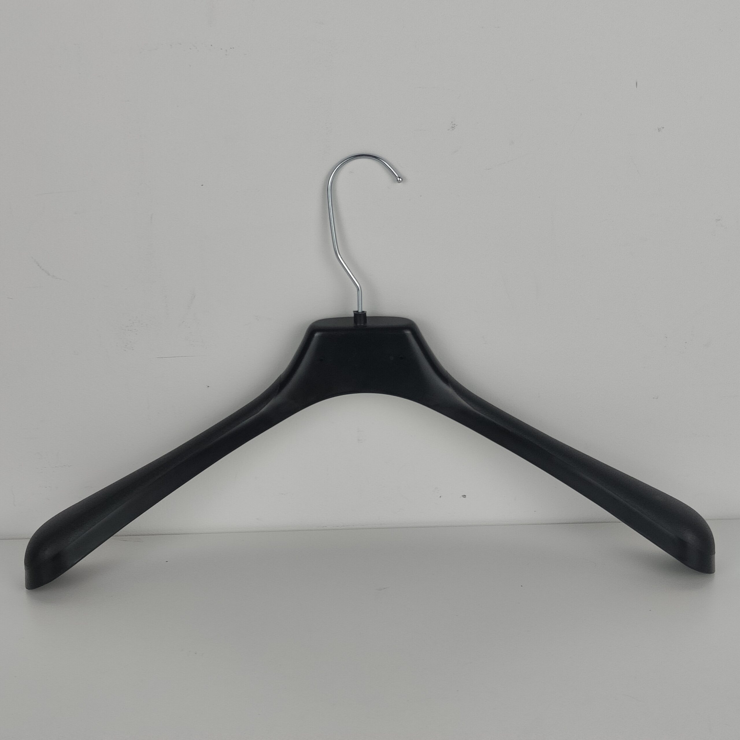 32 Cabides Largos em Plástico 42 cm para Casacos