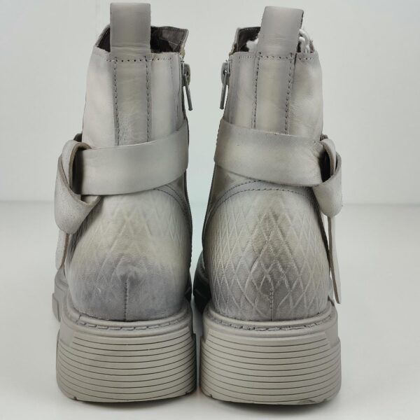 LT18X0070_6 (39) Botas Casuais BAGATT Edana com Forro Quente para Mulher Off-White