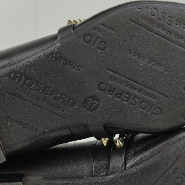 LT18X0124_15 (37) Sapatos / Sabrina GIOSEPPO Preto com tachas mulher