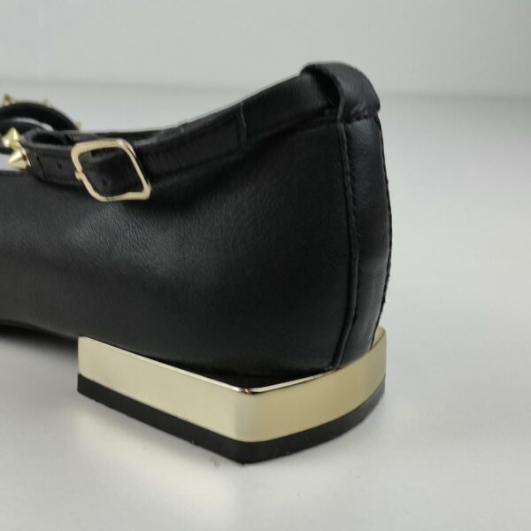 LT18X0124_5 (37) Sapatos / Sabrina GIOSEPPO Preto com tachas mulher