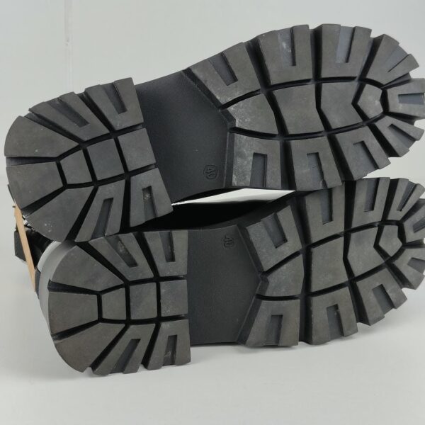 (40) Botas de Plataforma Even&Odd para Mulher - Negro