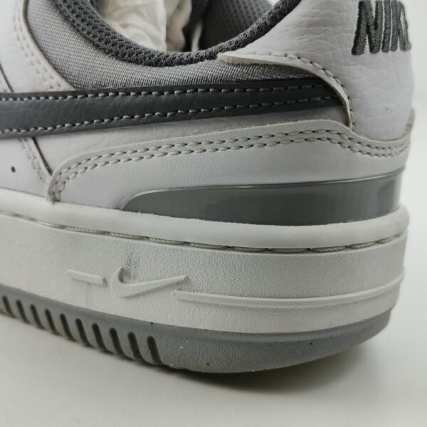 LT20X1104_13 (39) Sapatilhas Nike Gamma Force Womens para Mulher - Branco e Cinza