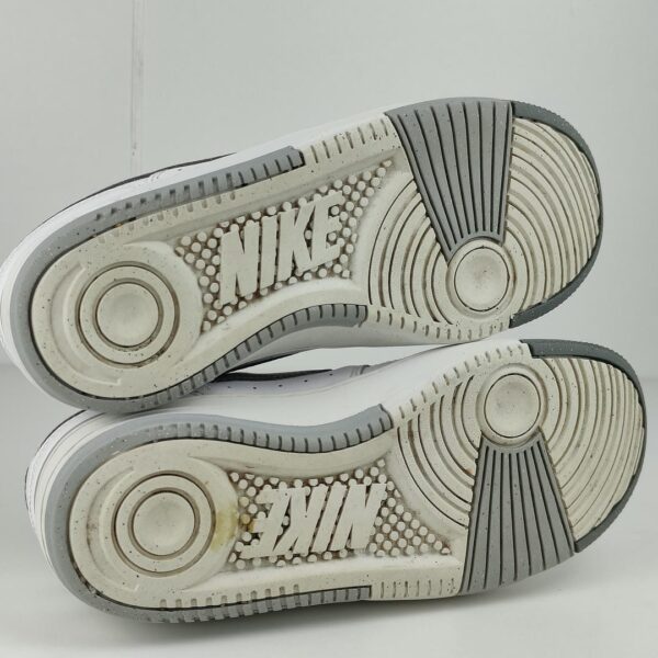 LT20X1104_7 (39) Sapatilhas Nike Gamma Force Womens para Mulher - Branco e Cinza