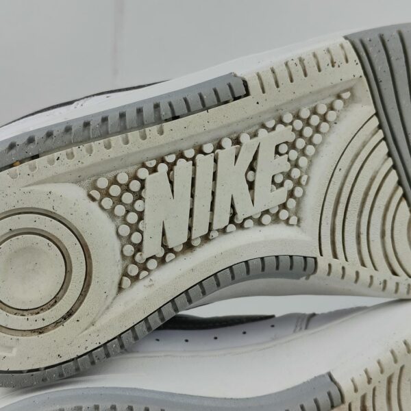 LT20X1104_8 (39) Sapatilhas Nike Gamma Force Womens para Mulher - Branco e Cinza