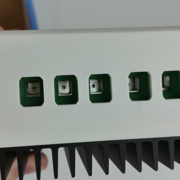 Controlador de carga 12/24V EPEVER PWM VS6024AU