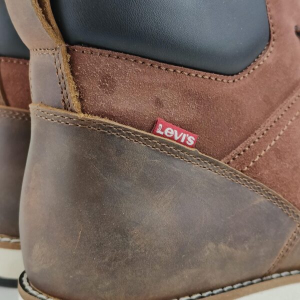 (48) Botas Levi's Modelo Jax Plus em Pele e Camurça para Homem - Castanho