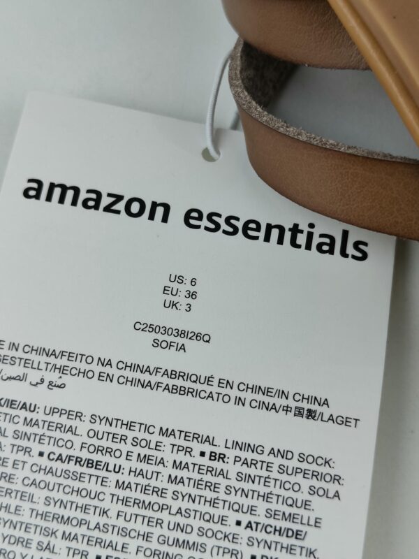 (36) Sandália plana tipo pala com tiras Amazon Essentials para Mulher - Castanho