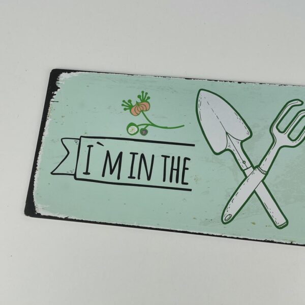 oplus_32 Placa decorativa Vintage em metal - "I´m in the garden" (40x15cm) para fixação em parede