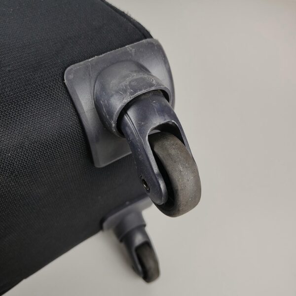 Mala de Viagem Samsonite Base Boost 78 cm 105 L com 4 Rodas e Cadeado TSA Ligeira e Ampliável - Negro