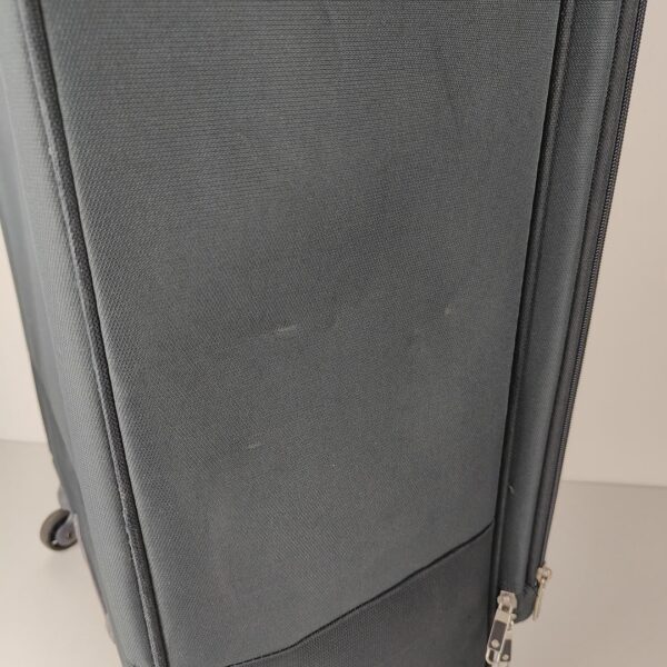 Mala de Viagem Samsonite Base Boost 78 cm 105 L com 4 Rodas e Cadeado TSA Ligeira e Ampliável - Negro