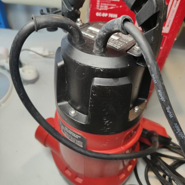 Bomba de Águas Sujas Einhell 780 W Capacidade 15700 L/h Profundidade Máx. 7 m GC-DP 7835