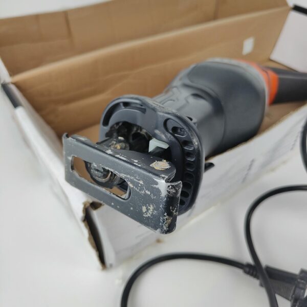 Serra de Sabre BLACK+DECKER 750 W 2800rpm Cabeçal Ajustável BES301-QS