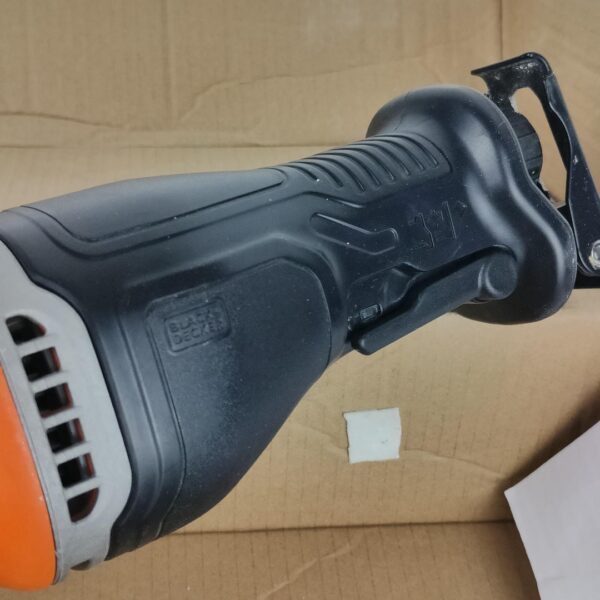 Serra de Sabre BLACK+DECKER 750 W 2800rpm Cabeçal Ajustável BES301-QS