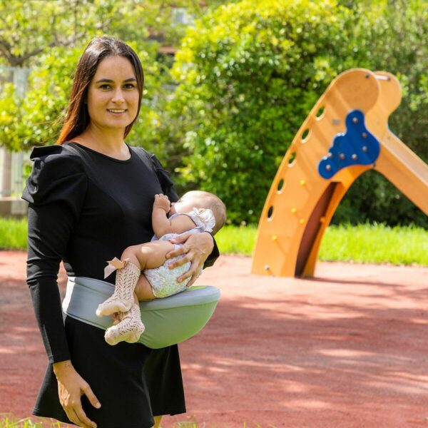 Cinto Porta-Bebé Evolutivo InnovaGoods Seccaby com Bolsos