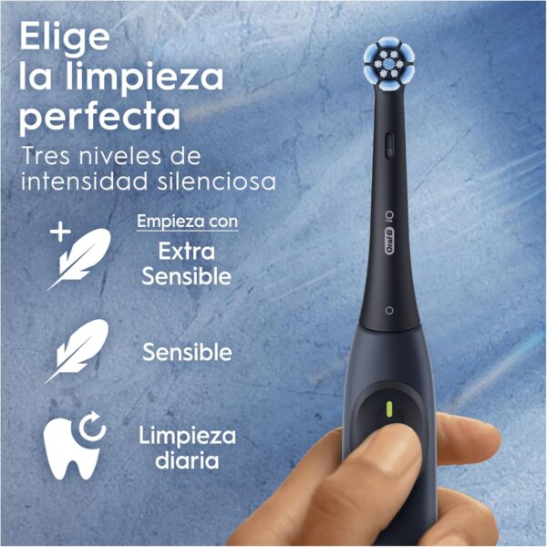 Escova de Dentes Elétrica Oral-B iO 2 Azul Mar com Estuche de Viagem
