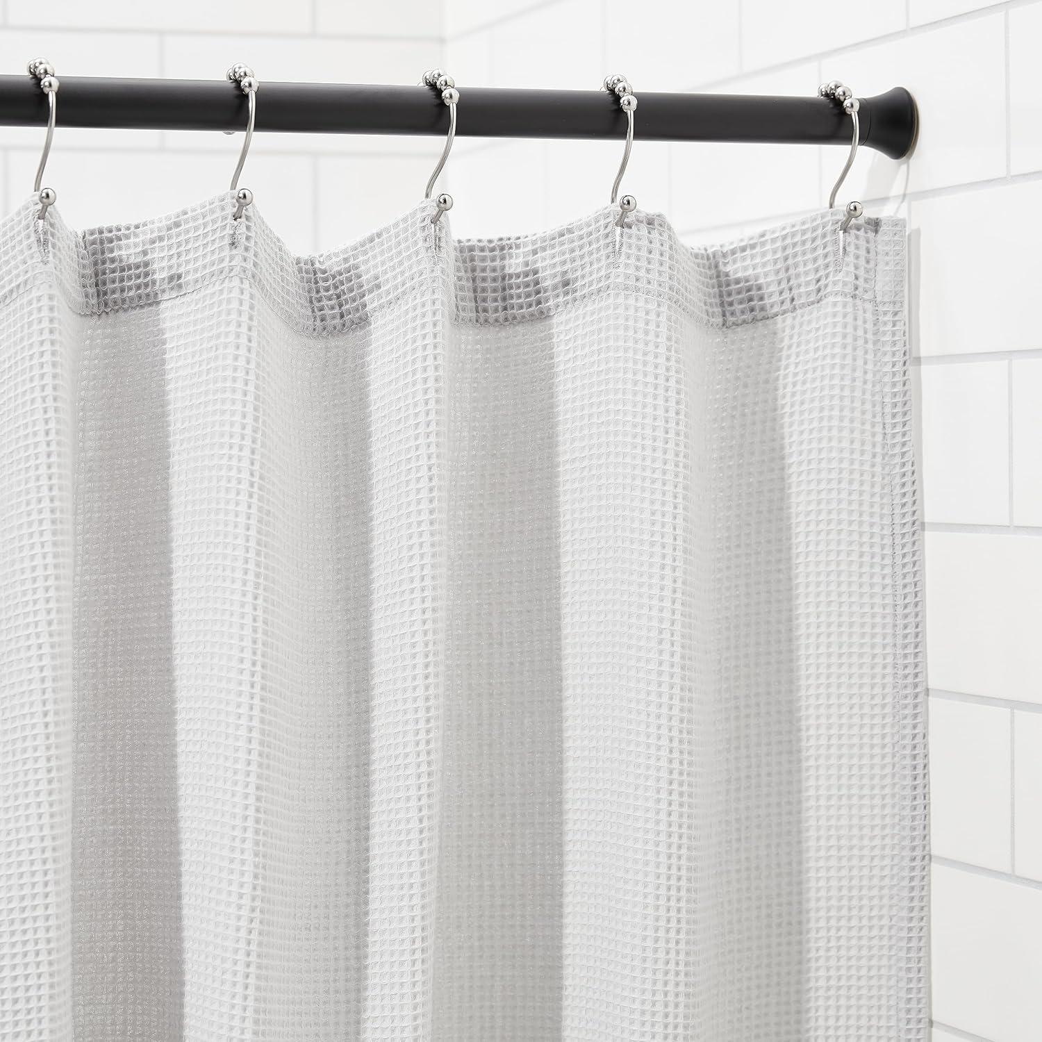 Barra de Cortina de Duche com Tensão Ajustável 91-137 cm Preto Amazon Basics