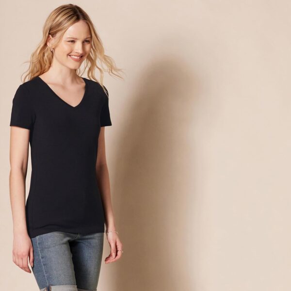 (XXL) T-Shirt de Manga Curta Amazon Essentials Regular-Fit Gola V Mulher Pack de 2 Preto
