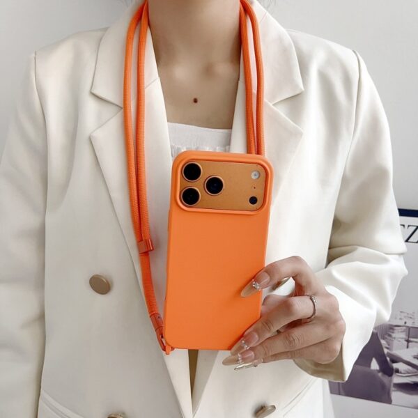 Capa Anti-Choque com Cordão Crossbody iPhone 17 Pro Max Silicone Macio - Branco