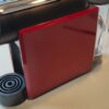 Cafeteira Delta Q Mini Qool para Cápsulas Compacta Versátil Minimalista Cor Vermelha