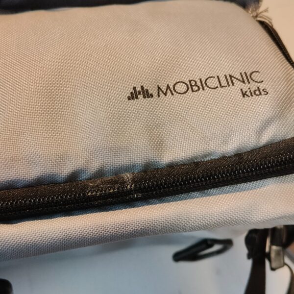 Cadeira de Refeição Portátil Mobiclinic Monkey Dobrável com Arnês 5 Pontos - Cinzento