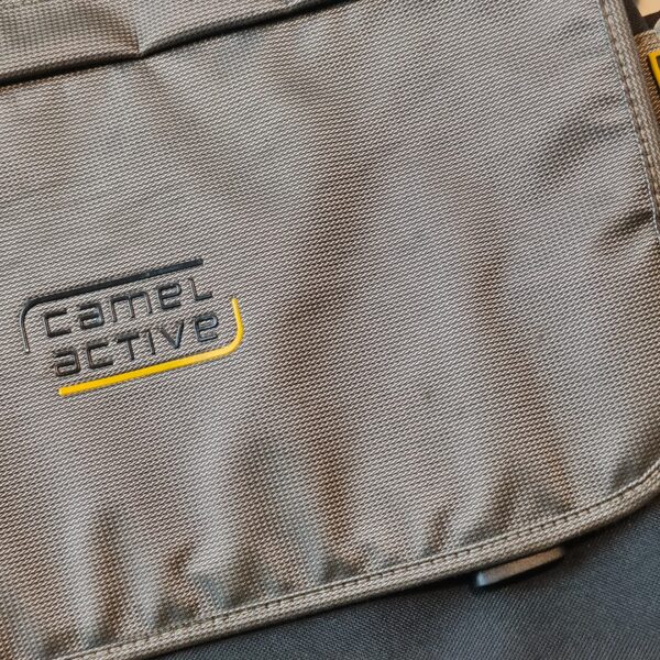 (35x30cm) Mala de ombro para portátil Camel Active