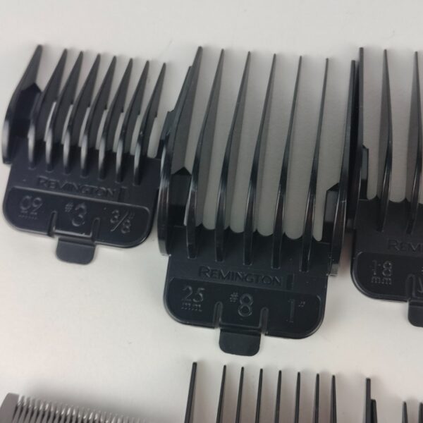 Máquina de Cortar Cabelo Remington HC5880 Cuchillas Aço Inox Policarbonato Indestrutível 11 Peines
