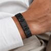 Pulseira em Aço Inoxidável com Detalhe Crocodilo e Estilo Desportivo Icónico 12mm x 21,5 cm - Preto