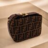 Bolsa Belt Bag de Alta Gama com Ferragem Dourada Exclusiva 20x15x6 cm
