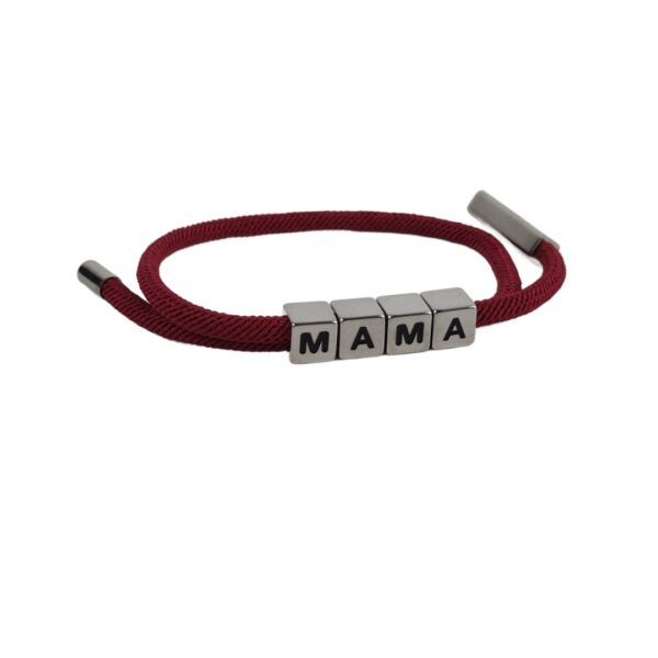 (2 Uni.) Pulseira Ajustável Bordô com Letras Metálicas "MAMA" e Acabamento Premium