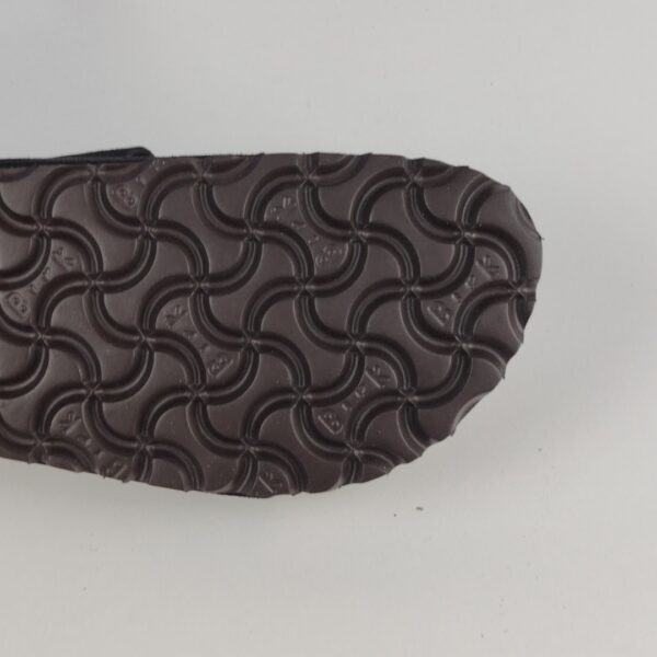 (40) Sandálias Birkenstock Arizona Pretas com Duas Fivelas em Tom Cobre