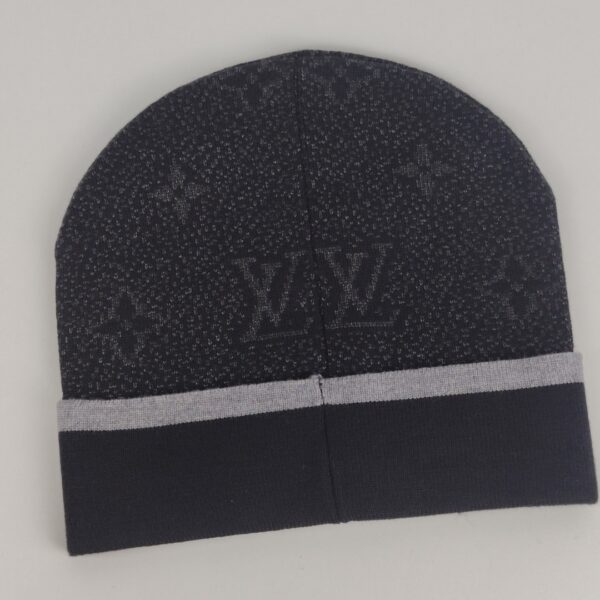 Gorro Premium Preto e Cinza com Padrão Monograma Estilo Maison Francesa