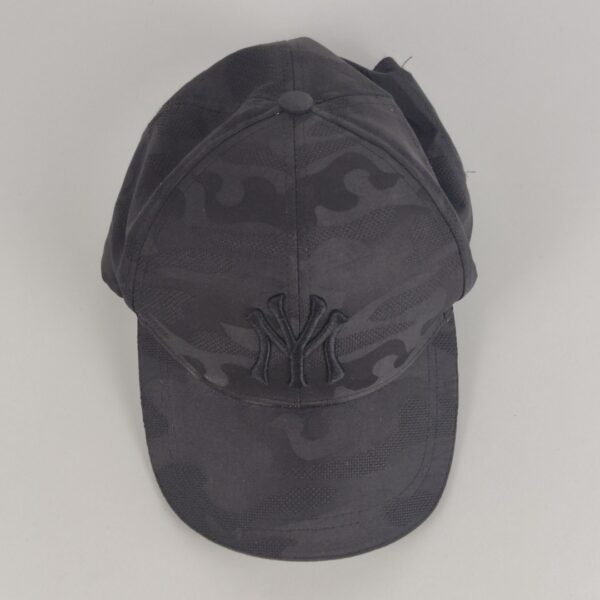 Boné Preto Camuflado Estilo Nova Iorque com Bordado Tonal