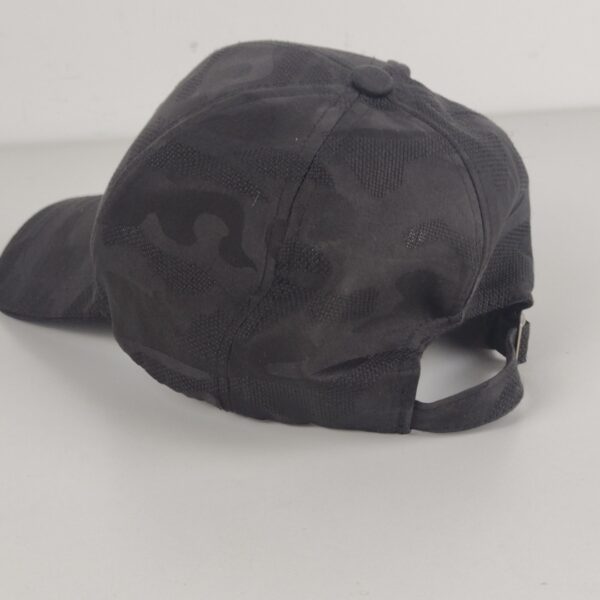 Boné Preto Camuflado Estilo Nova Iorque com Bordado Tonal