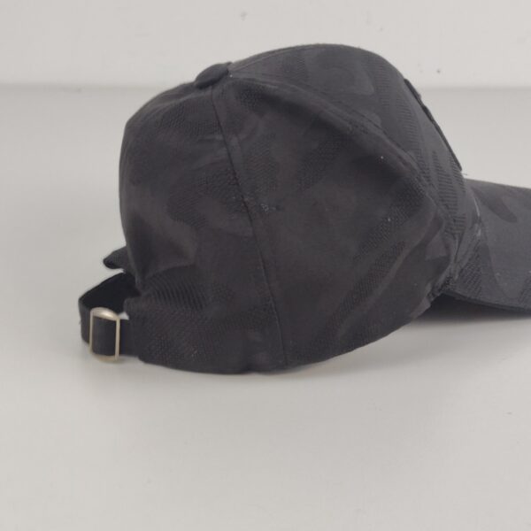 Boné Preto Camuflado Estilo Nova Iorque com Bordado Tonal