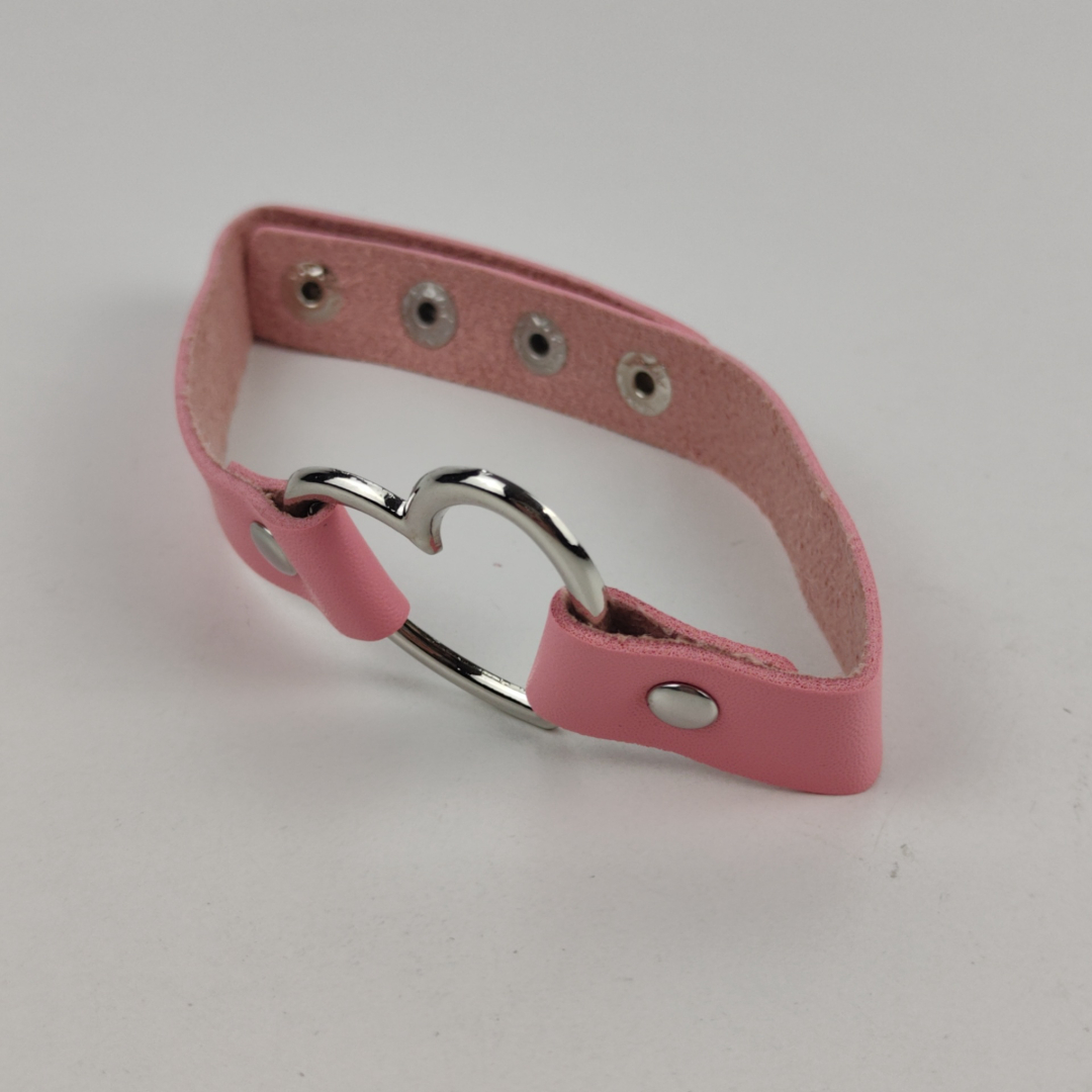Pulseira Ajustável Rosa Com Pendente Em Forma de Coração