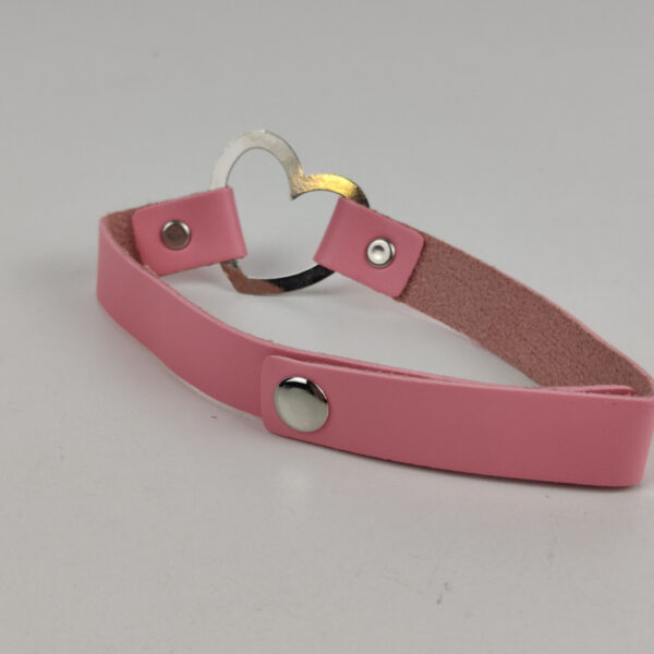 Pulseira Ajustável Rosa Com Pendente Em Forma de Coração