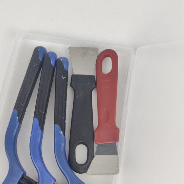 Conjunto de 3 Escovas Metálicas e Nylon Com Espátulas