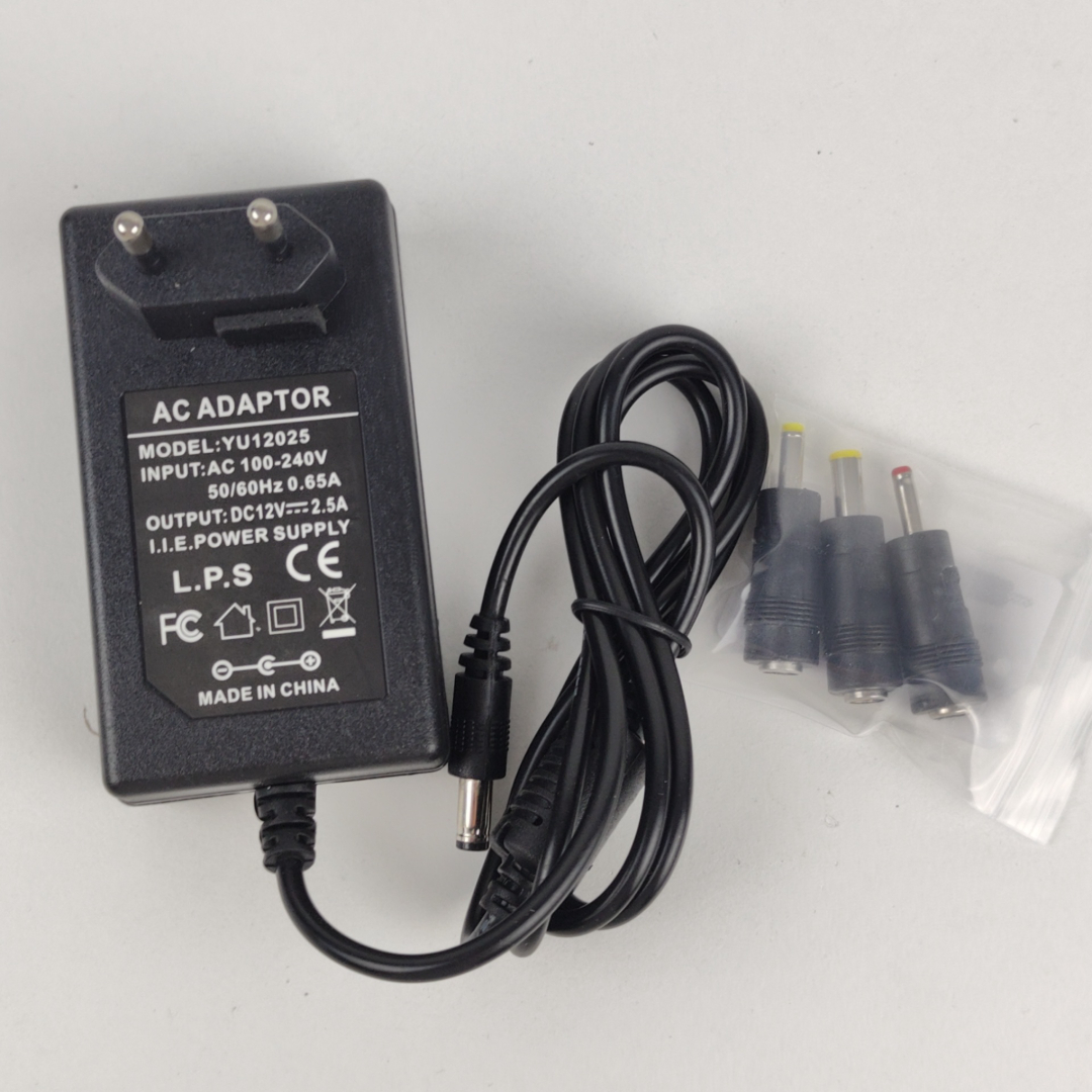 Adaptador AC/DC 12V 2.5A Com Fichas de Alimentação