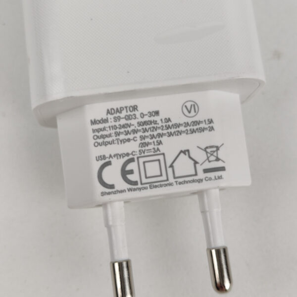 Carregador de Tomada USB-C e USB-A 30W