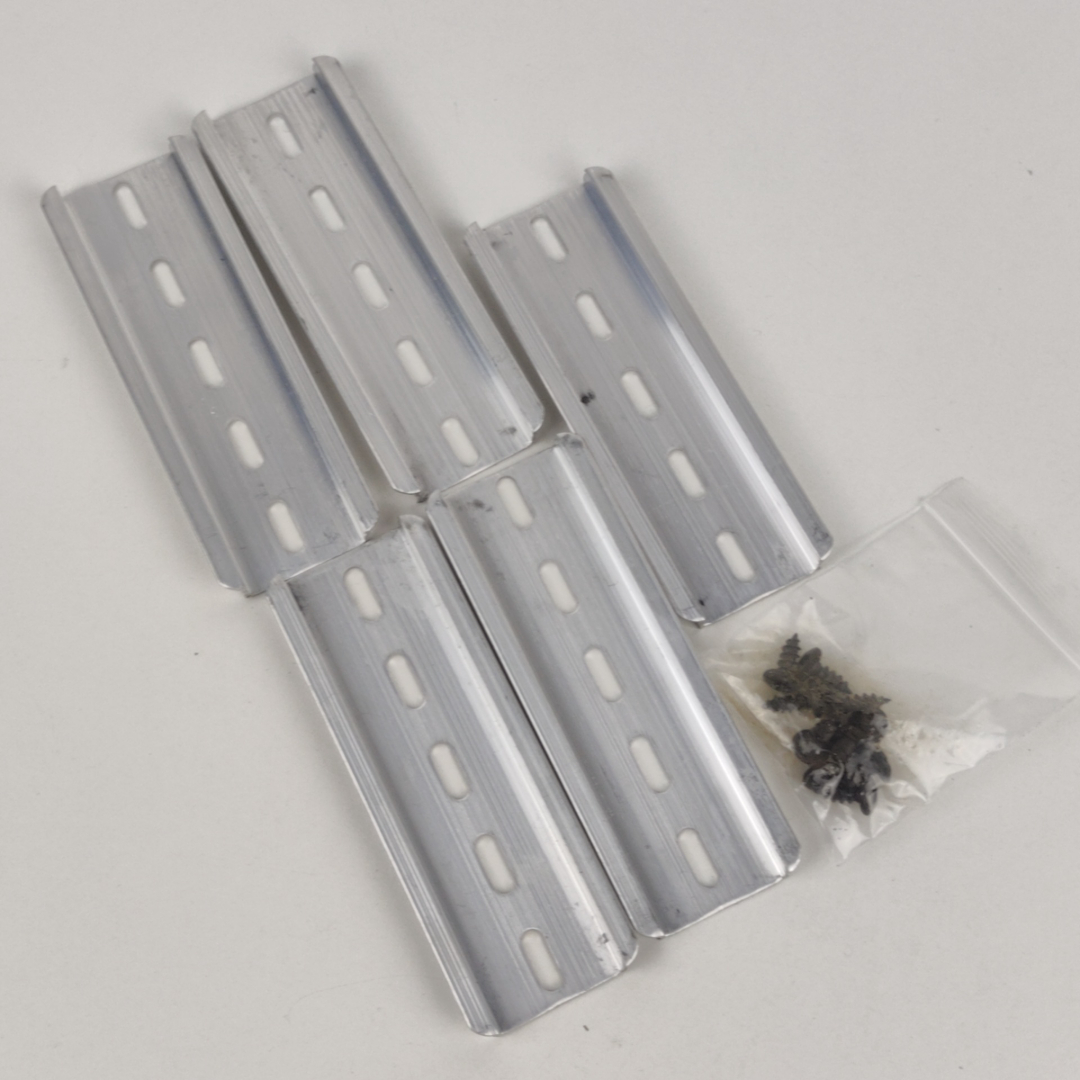 Kit de Perfis Metálicos Perfurados Com Parafusos