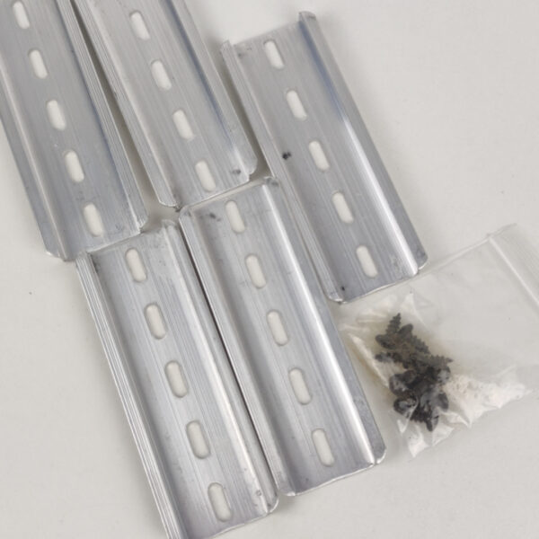 Kit de Perfis Metálicos Perfurados Com Parafusos