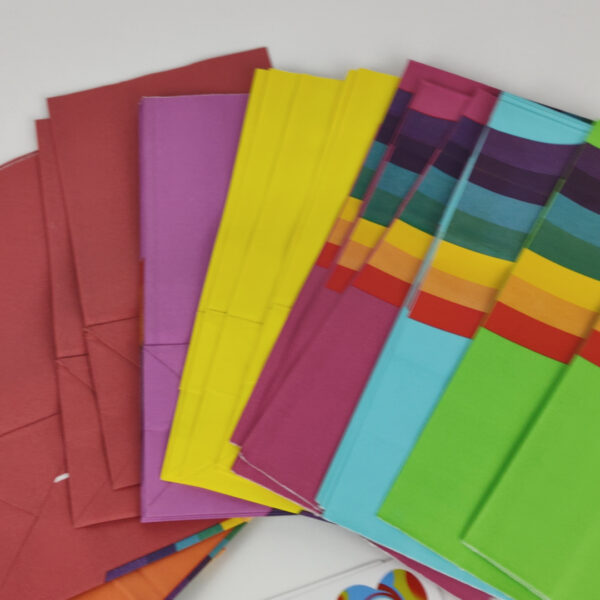 F126X3806_1782413793745_2.jpg Sacos de Papel Coloridos para Festa Com Autocolantes de Coração