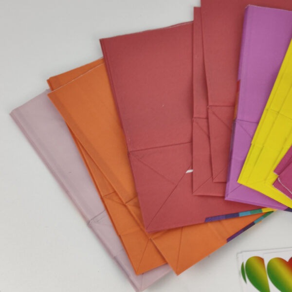 F126X3806_1782413793745_3.jpg Sacos de Papel Coloridos para Festa Com Autocolantes de Coração
